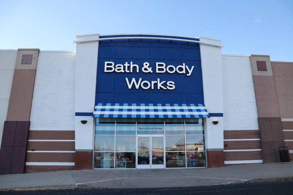 MUNCY, PENNSYLVANIA, UNITED STATES - 2022/11/21: A Bath and Body Works store stands at the Lycoming Crossing Shopping Center in Muncy. The Christmas holiday shopping season in the United States traditionally begins after Thanksgiving. (Photo by Paul Weaver/SOPA Images/LightRocket via Getty Images)