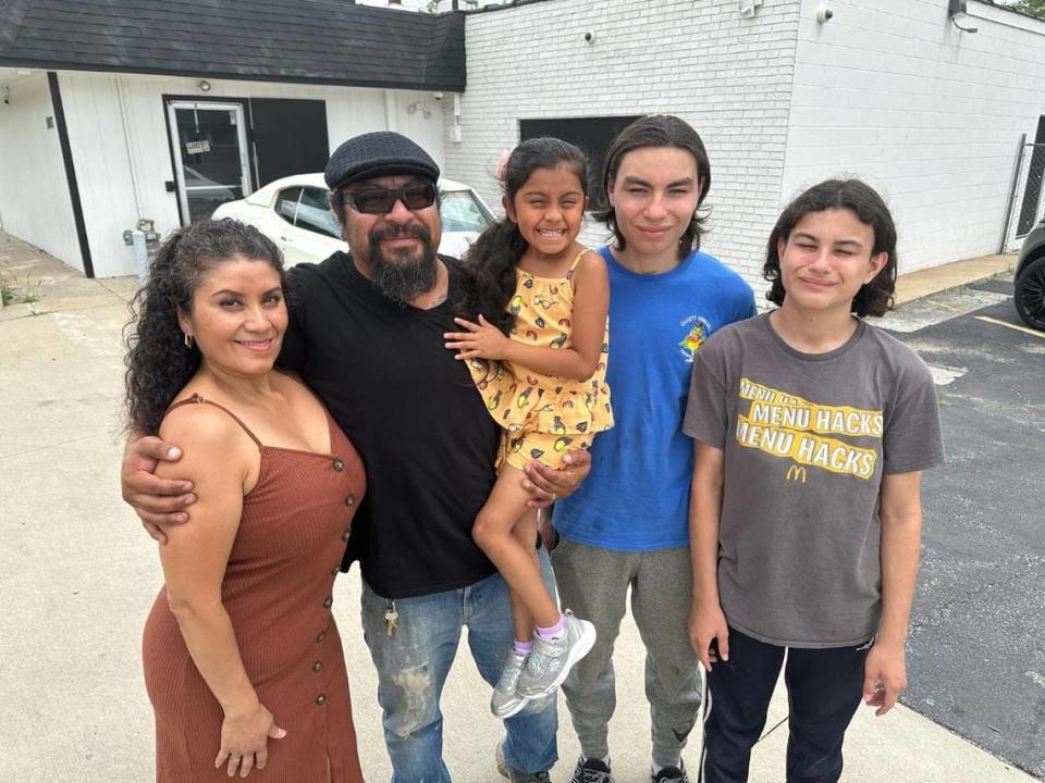 Left to right: Amanda Arhuire and Cisco Huaman and their family: Zaira Huaman, 6; Damenic Huaman, 16; and Dametri Huaman, 14. Joyce Smith/jsmith@kcstar.com