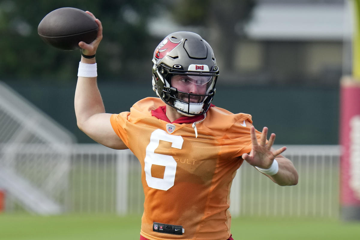 Mayfield, Trask competing to become Bucs' starter