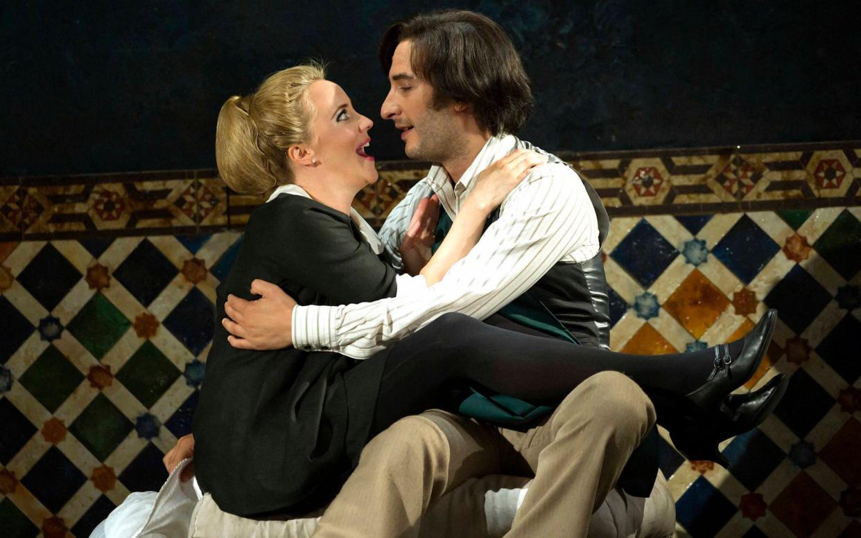 Lydia Teuscher as Susanna and Vito Priante as Figaro in Le Nozze di Figaro - Alastair Muir