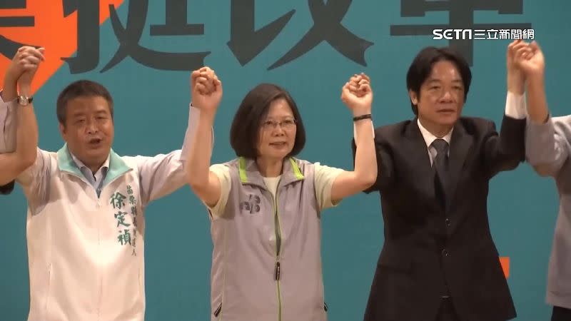 徐定禎（左）獲得黨中央提名參選苗栗縣長。