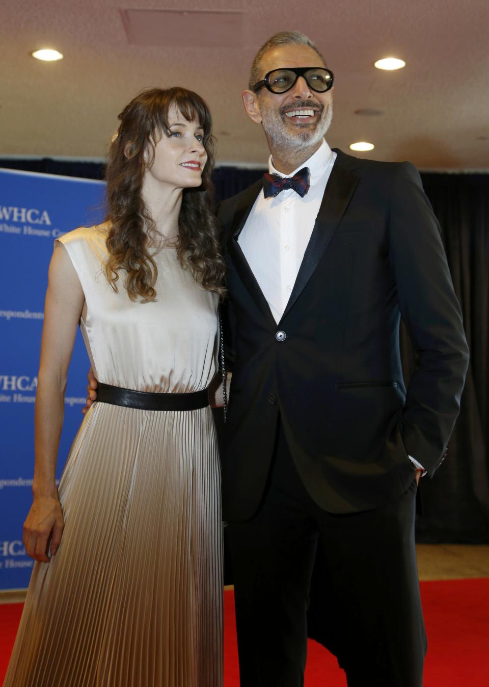 Actors Jeff Goldblum and Emilie Livingston arrive on the red carpet at the annual White House Correspondents' Association Dinner in Washington, May 3, 2014. (REUTERS/Jonathan Ernst)