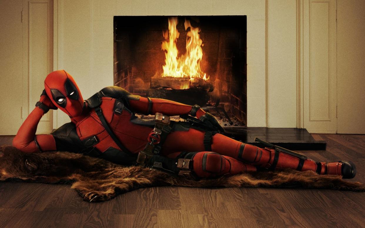 Im Februar 2016 kam der erste "Deadpool"-Film in die Kinos (erhältlich auf DVD und Blu-ray). Dieses Jahr erscheint der mittlerweile dritte Teil, erneut mit Ryan Reynolds in der Hauptrolle. (Bild: 2015 Twentieth Century Fox)