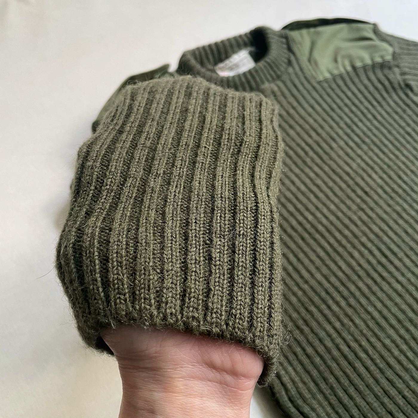 英軍公發80s British Army Wool Round Neck 羊毛混紡OD色圓領毛衣