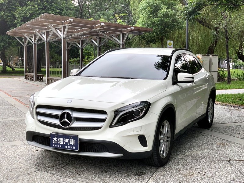 2016 M-Benz 賓士 Gla-class