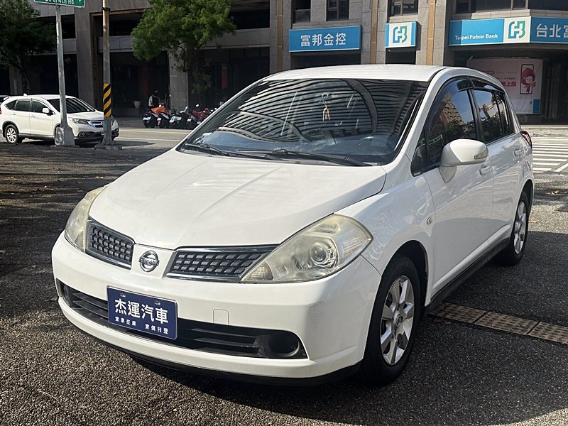 2012 Nissan 日產 Tiida 5d