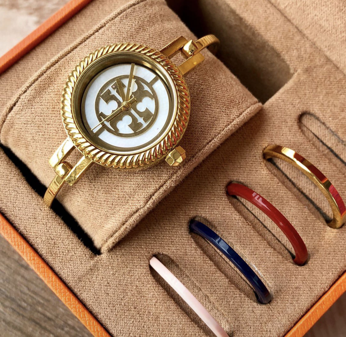 TORY BURCH Reva TB 白色面金色不鏽鋼錶帶石英女士手錶TBW4029 | Yahoo