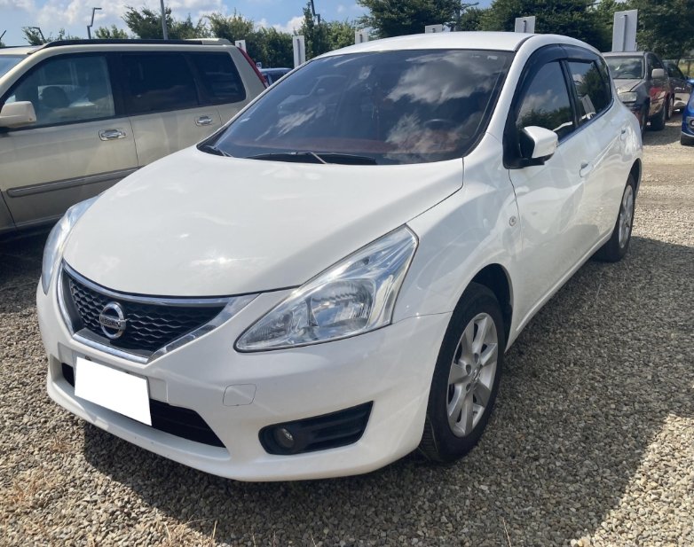 2015 Nissan 日產 Tiida 5d