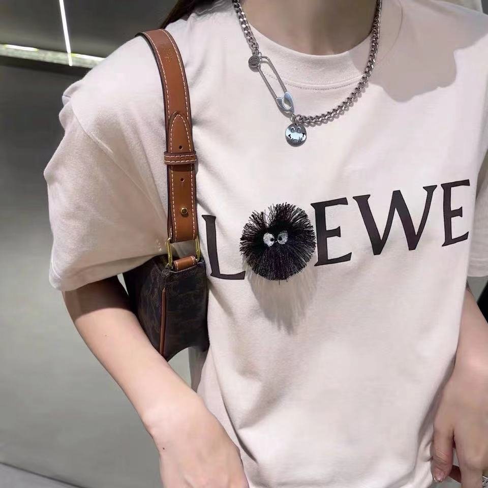 【King女王代購】LOEWE夏季羅意威灰塵精靈短袖女t恤圓領情侶龍貓ins學生純棉半袖上衣