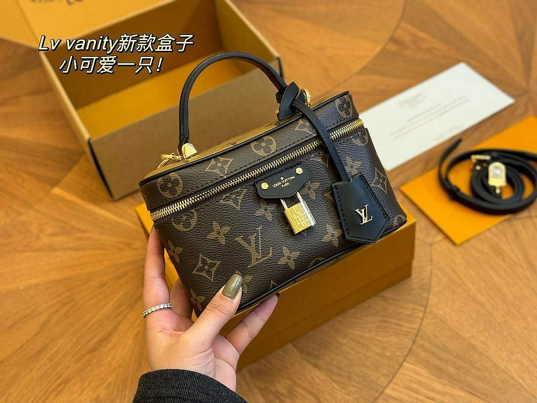 【小喜子代購】來啦 LV nice vanity化妝包size1912cm搭肩帶一寬一細… NO3139