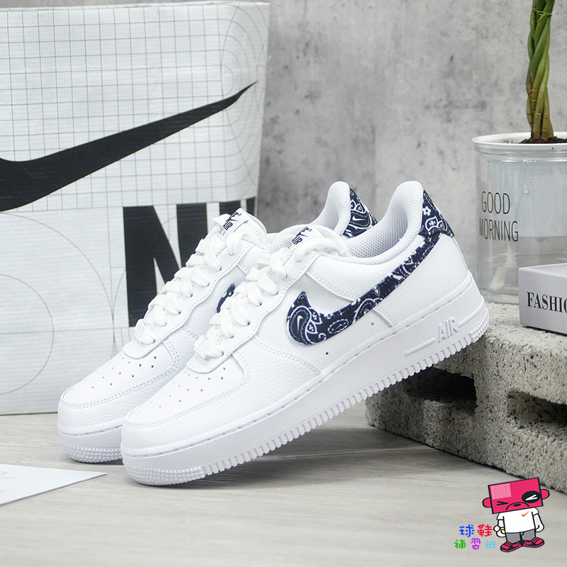 球鞋補習班W NIKE AIR FORCE 1 07 ESS PAISLEY 變形蟲腰果花女