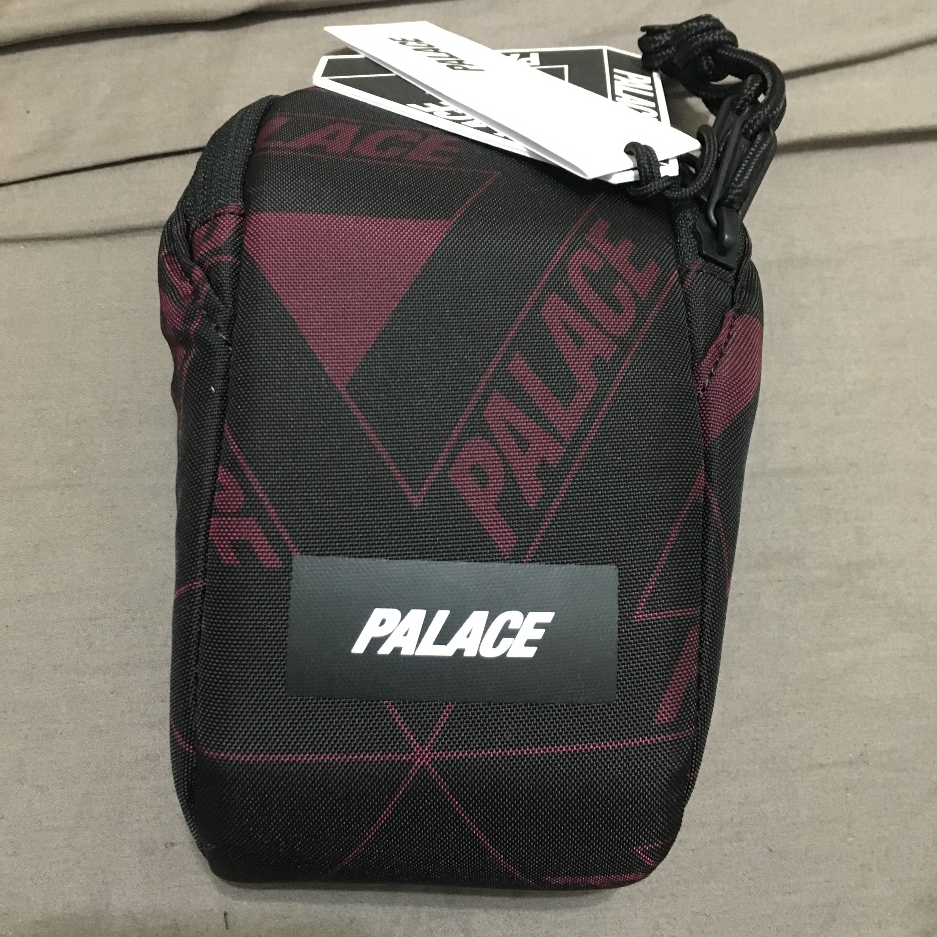 Palace 2017AW SLING SACK 腰包側背小包三角黑紅色全新supreme | Yahoo