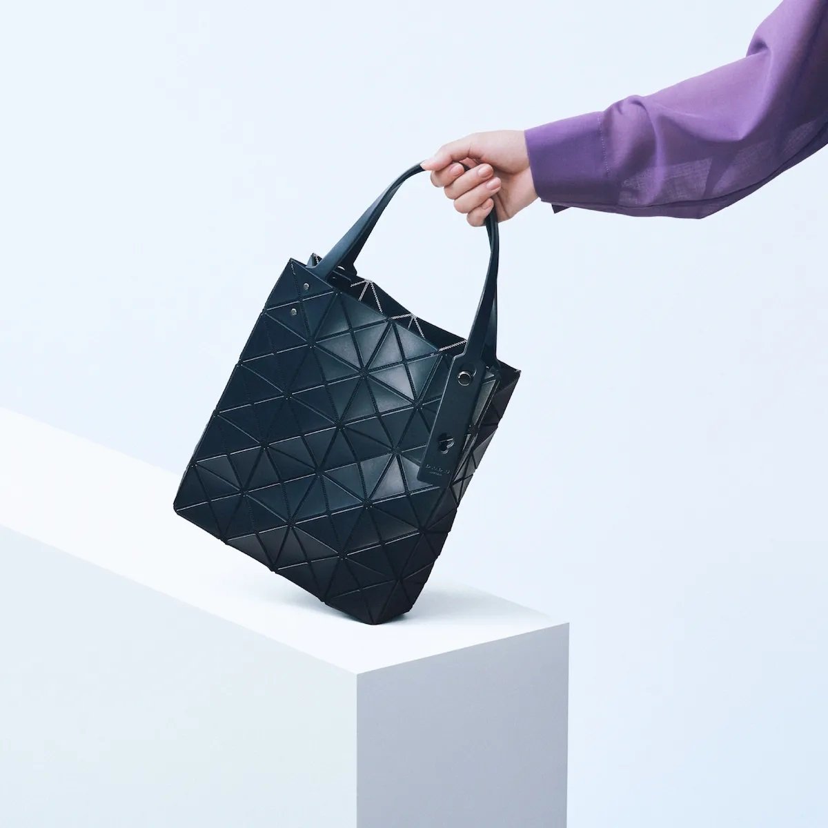 BAOBAO ISSEYMIYAKE ルーセントボクシー ハンドバッグ グレー - バッグ