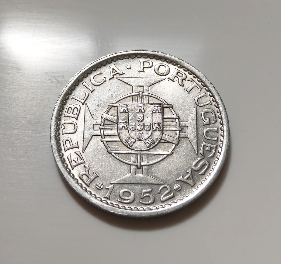 UNC 稀少1952 年MACAU 澳門5 Patacas 五元大型銀幣美品| Yahoo奇摩拍賣