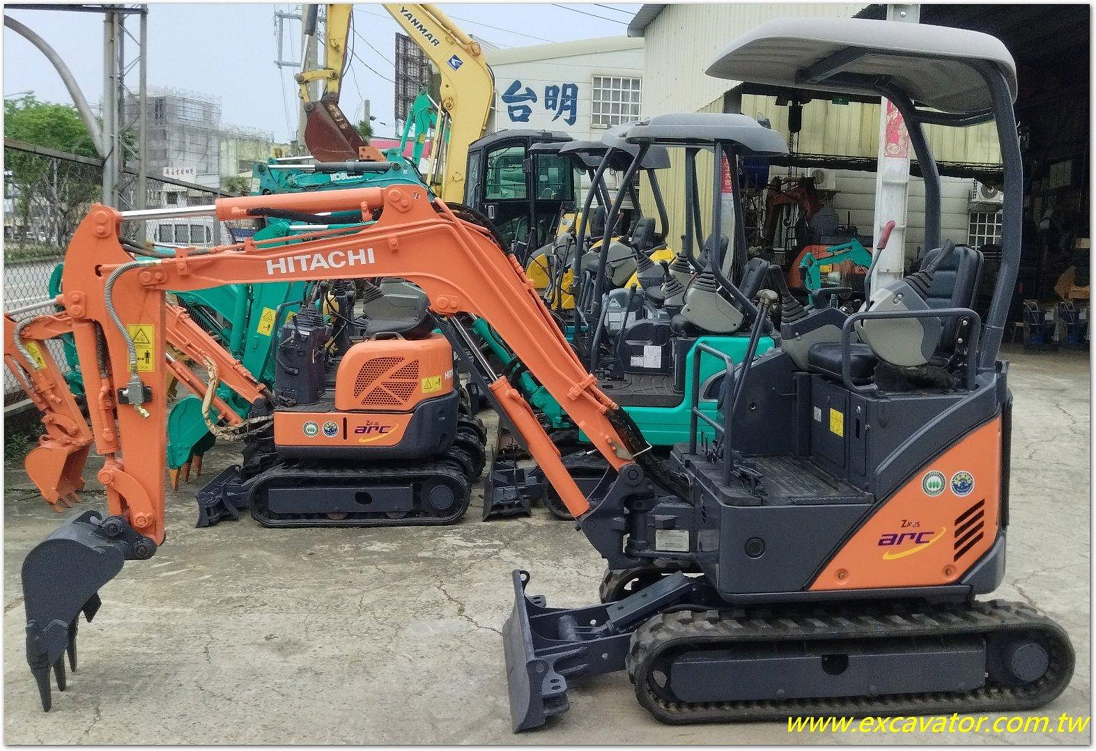 日本進口HITACHI日立建機ZX17U2外匯中古15_17迷你級後方小迴旋可伸縮腳挖土機怪手挖掘機買賣庭院移植園藝水電工程