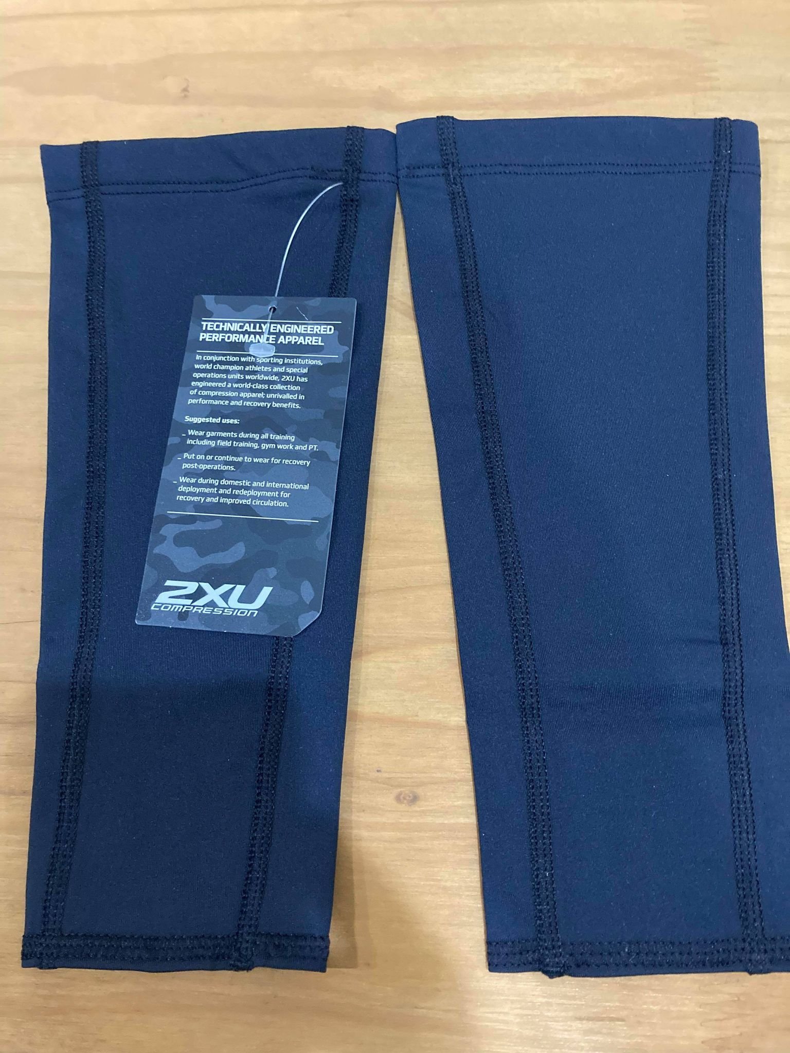 全新 美國製 2XU COMPRESSION CALF 全黑素色壓縮慢跑小腿套 /雙