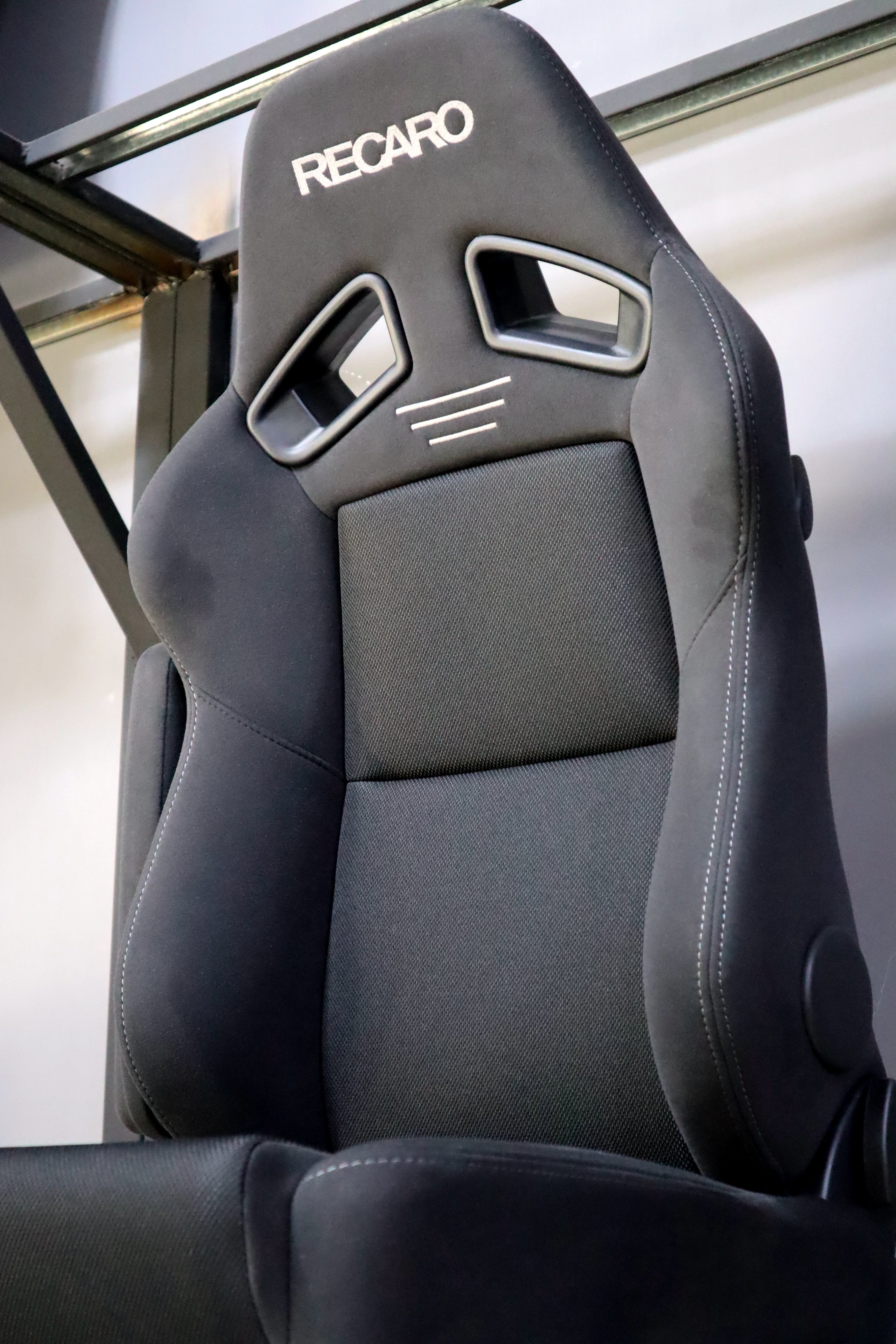 価格 交渉 送料無料 □RECARO レカロ SR-7 KK100 ブラック □81-092.20