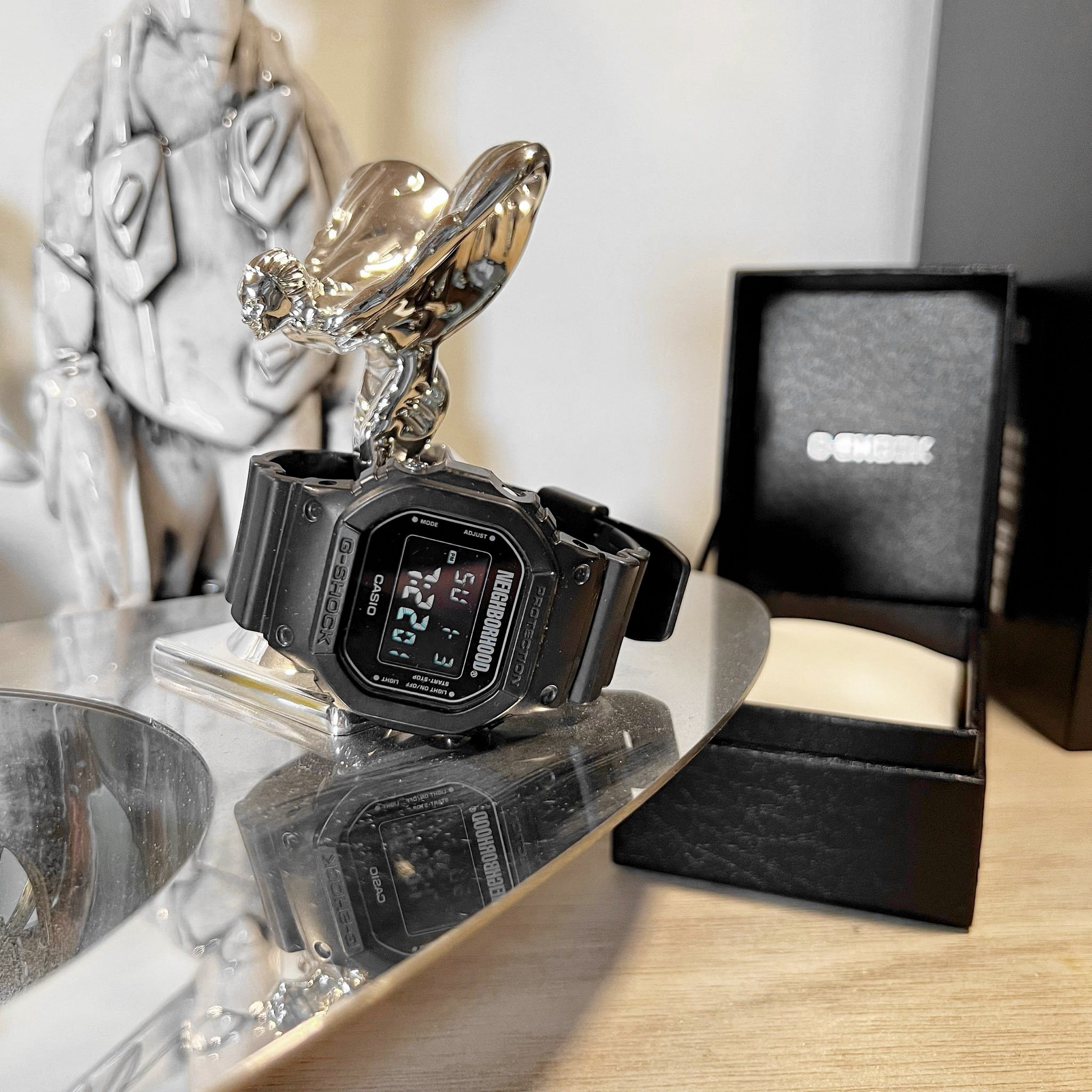 希望商店】NEIGHBORHOOD x G-SHOCK DW-5600 經典聯名黑魂電子手錶