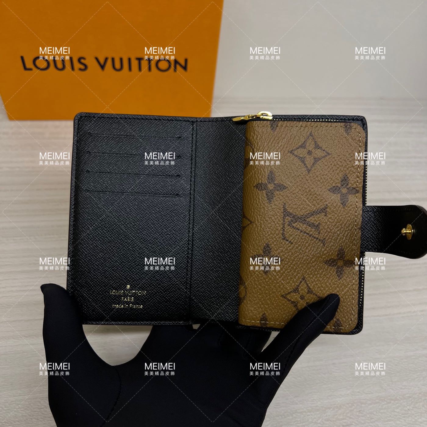 Louis Vuitton MONOGRAM Juliette Wallet (M69432)