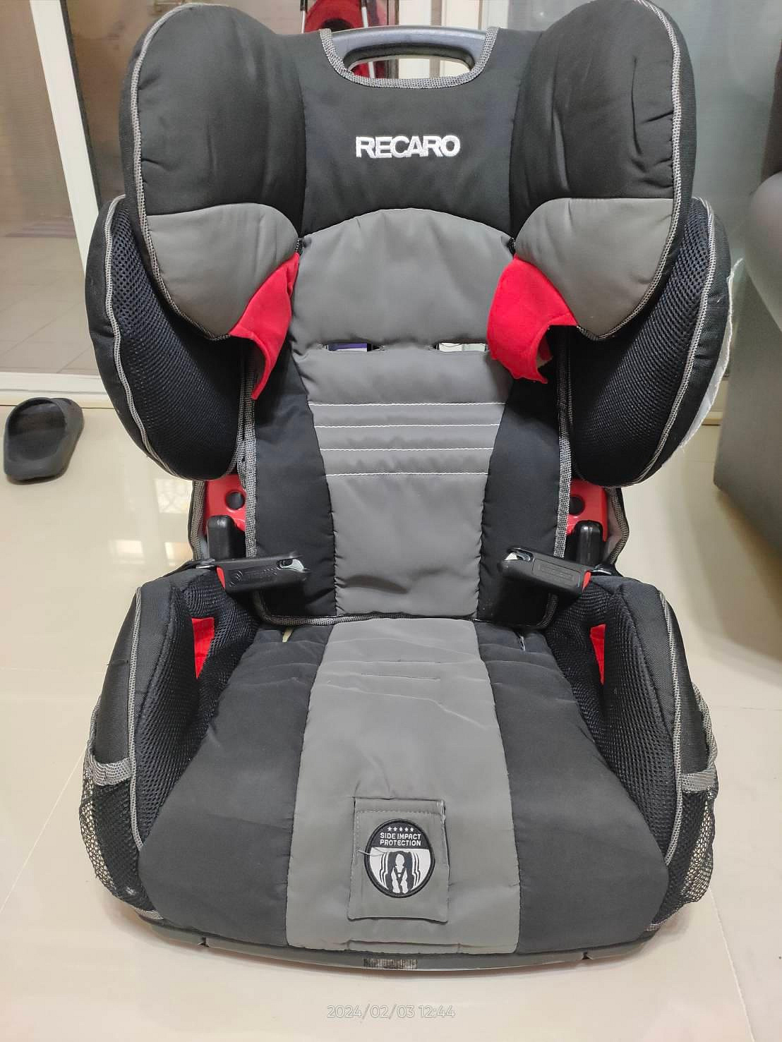 RECARO-Young Sport Hero成長型汽座(RECARO安全座椅二手)--清潔過