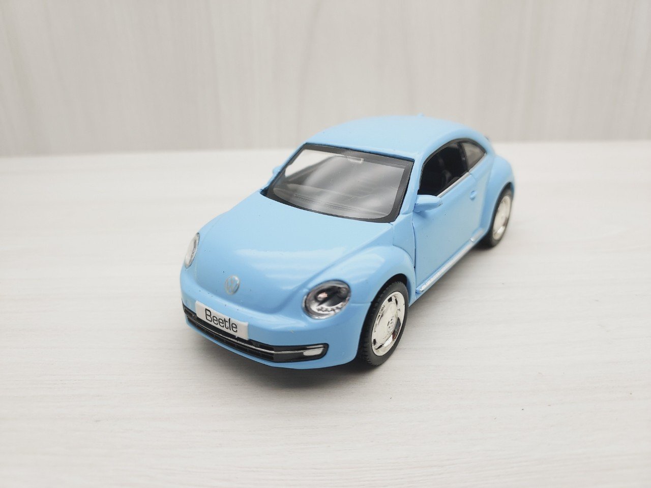 全新盒裝1:36~福斯金龜車VOLKSWAGEN NEW BEETLE 水藍色合金汽車模型