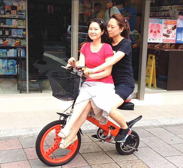 山久電動車折疊電動自行車電動輔助自行車電動腳踏車可上捷運合法安全有交通部道路合格標章非小米電動滑板車藤原浩皮卡丘 暗黑