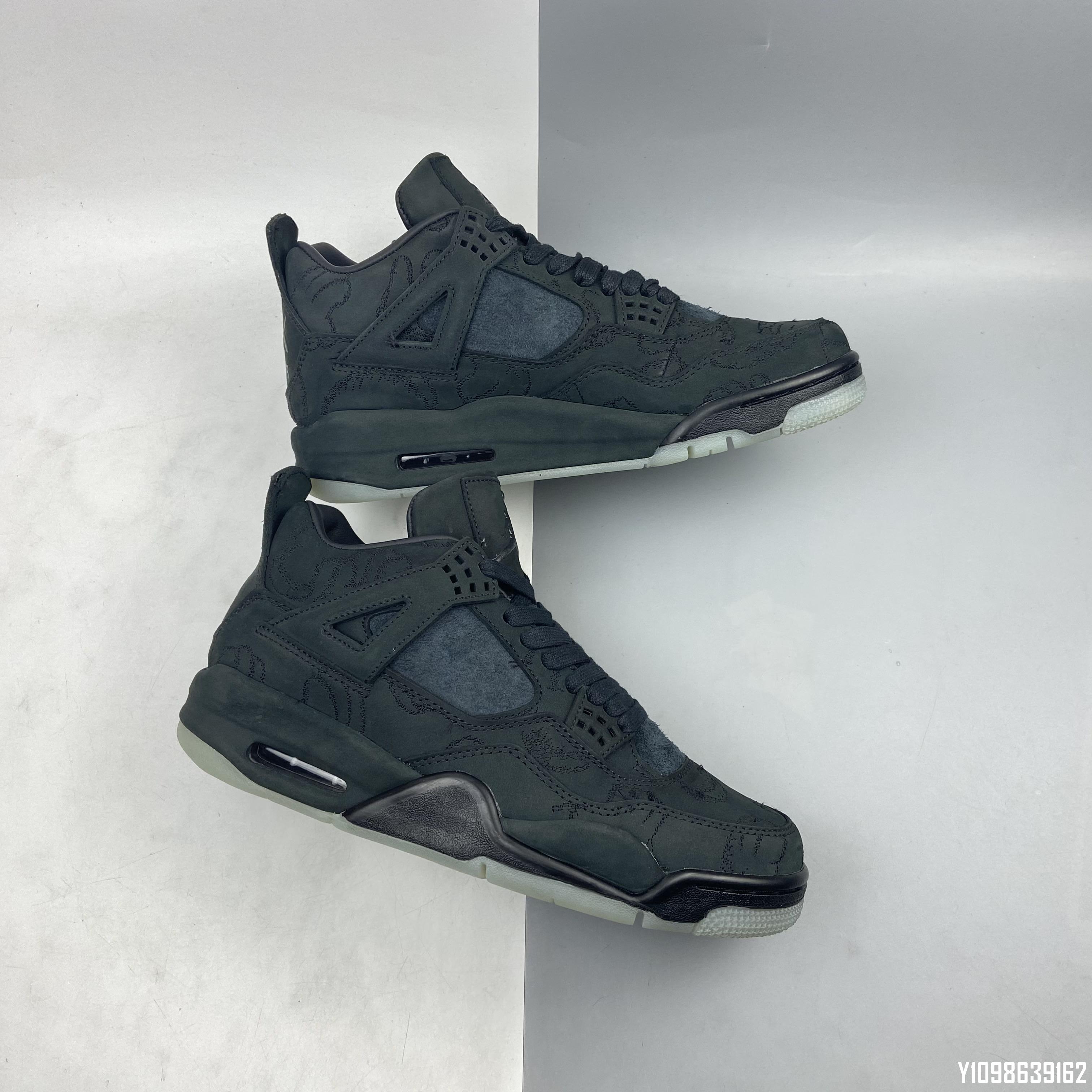 NIKE Kaws x Air Jordan 4 Black AJ4 930155-001全黑麂皮夜光籃球鞋男