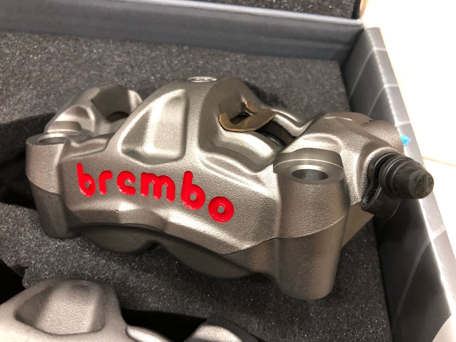 【RU888】Brembo M50 100mm孔距輻射卡鉗，P4 30mm , 鑄造一體成型  , 單顆賣場