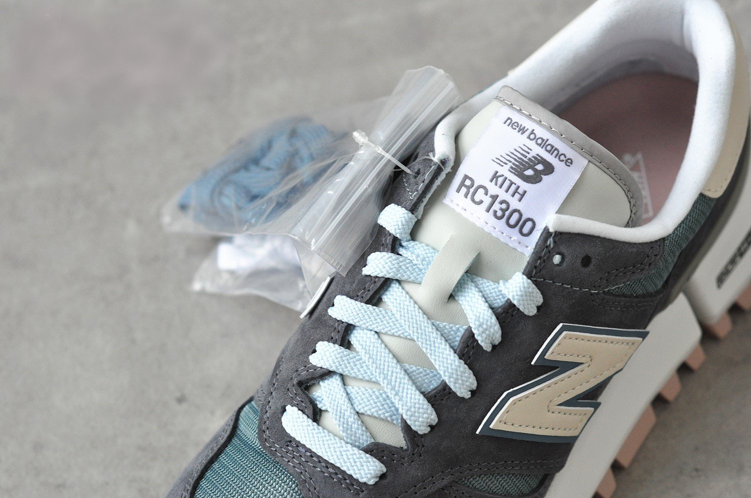 A - li 269 NEW BALANCE x KITH 聯名MS1300KB RC1300 鋼藍復古跑鞋