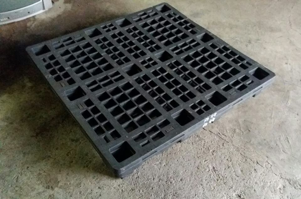 二手棧板/塑膠棧板  100 x 100 公分 可堆疊 省空間