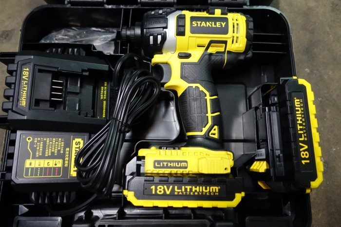 停產【新宇電動五金行】美國 STANLEY 史丹利 STDC441LB 18V 衝擊起子機 衝擊電鑽 ！太好康了(特價)