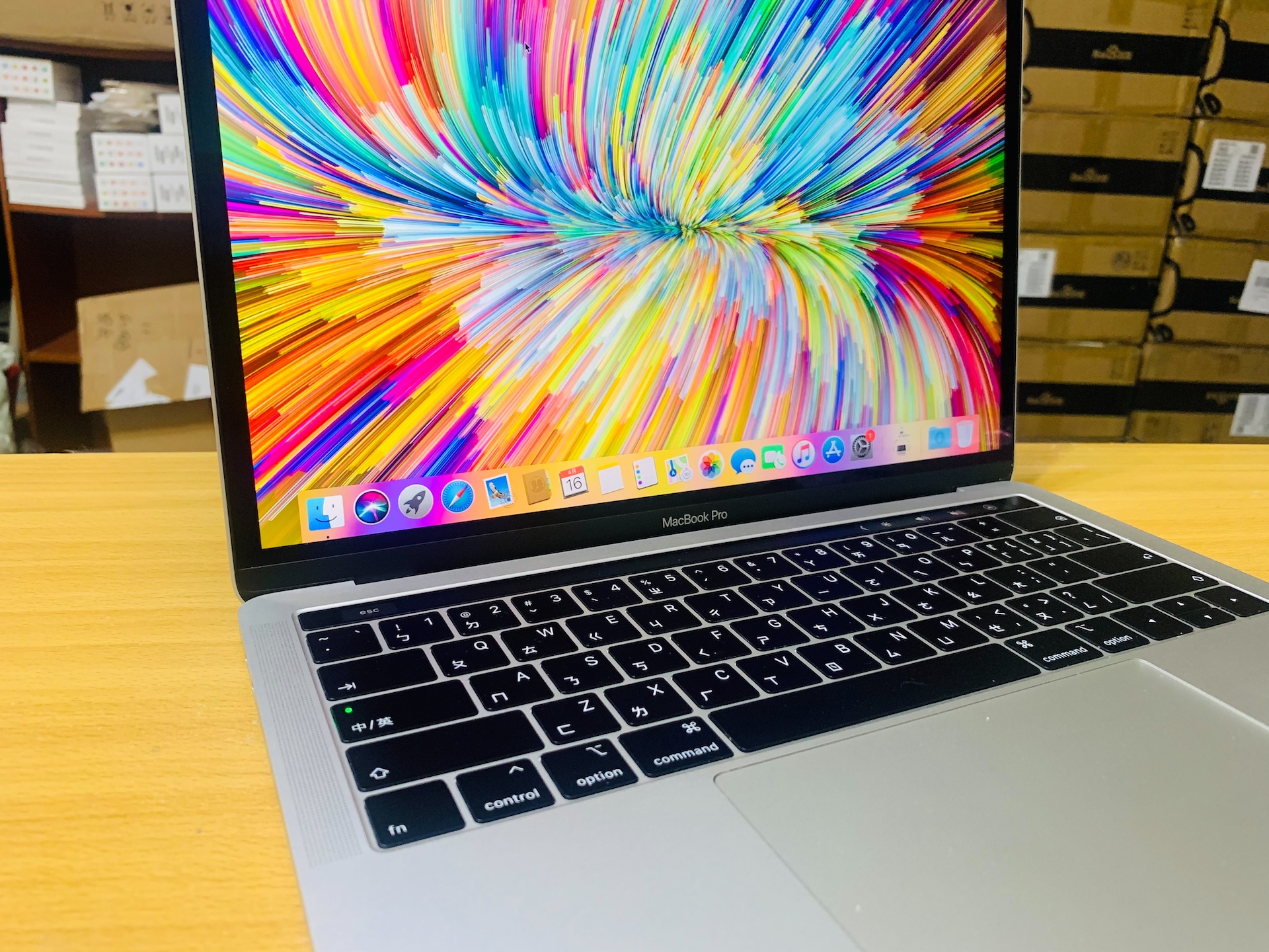 售】特規MacBook Pro 13吋i5 (1.4) 16G 256SSD 太空灰灰色蘋果電腦
