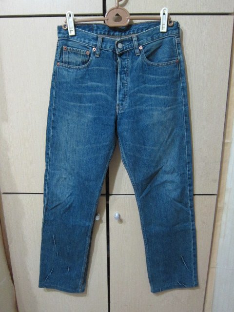 衣市藍~LEVI'S 501 排釦直筒牛仔長褲(W31~L34~) (428) (210906