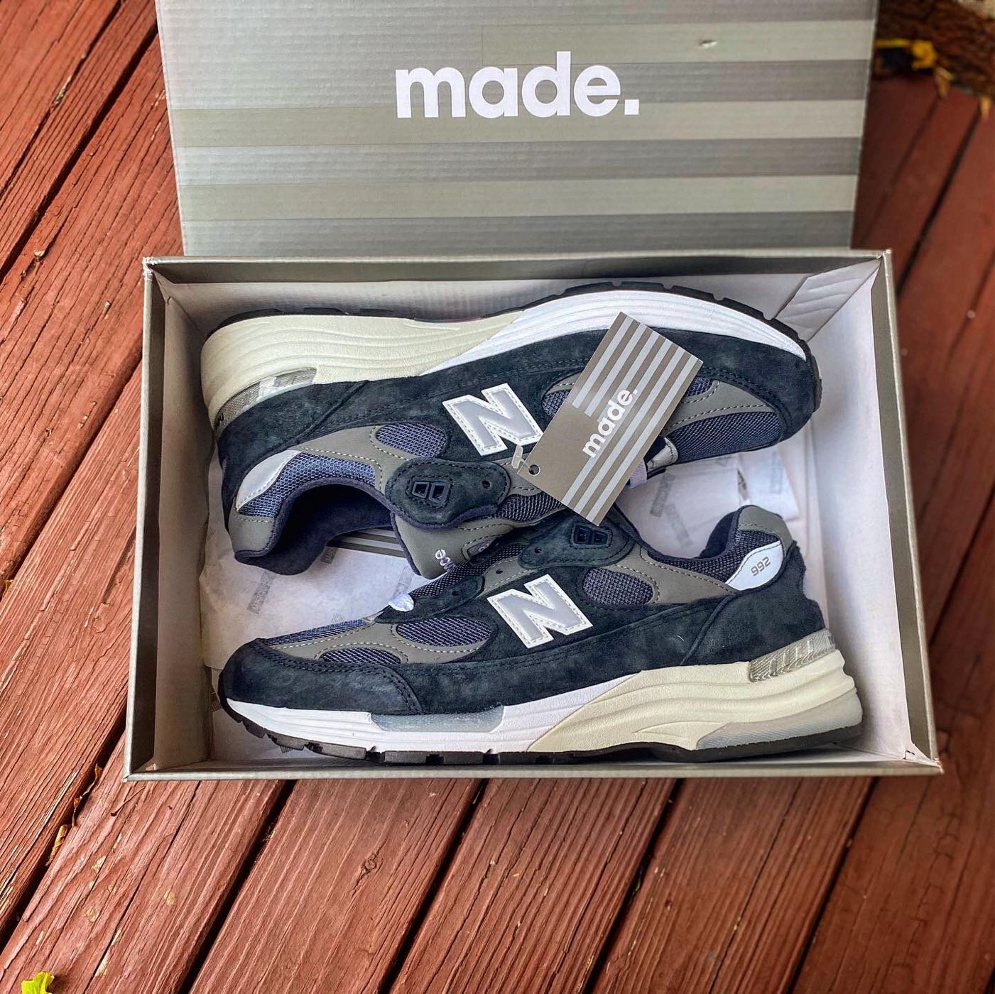 New Balance M992GG 美製USA 經典NV海軍藍配色麂皮復古跑鞋灰/藍