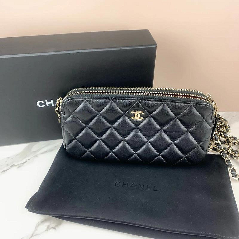 CHANEL A82527 雙層手機包 斜背包 黑金 羊皮 22開