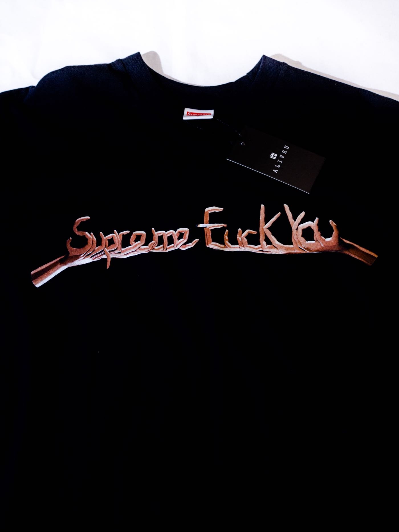 Supreme Fuck You” finger Tee. (Black) 短袖黑色短T | Yahoo奇摩拍賣