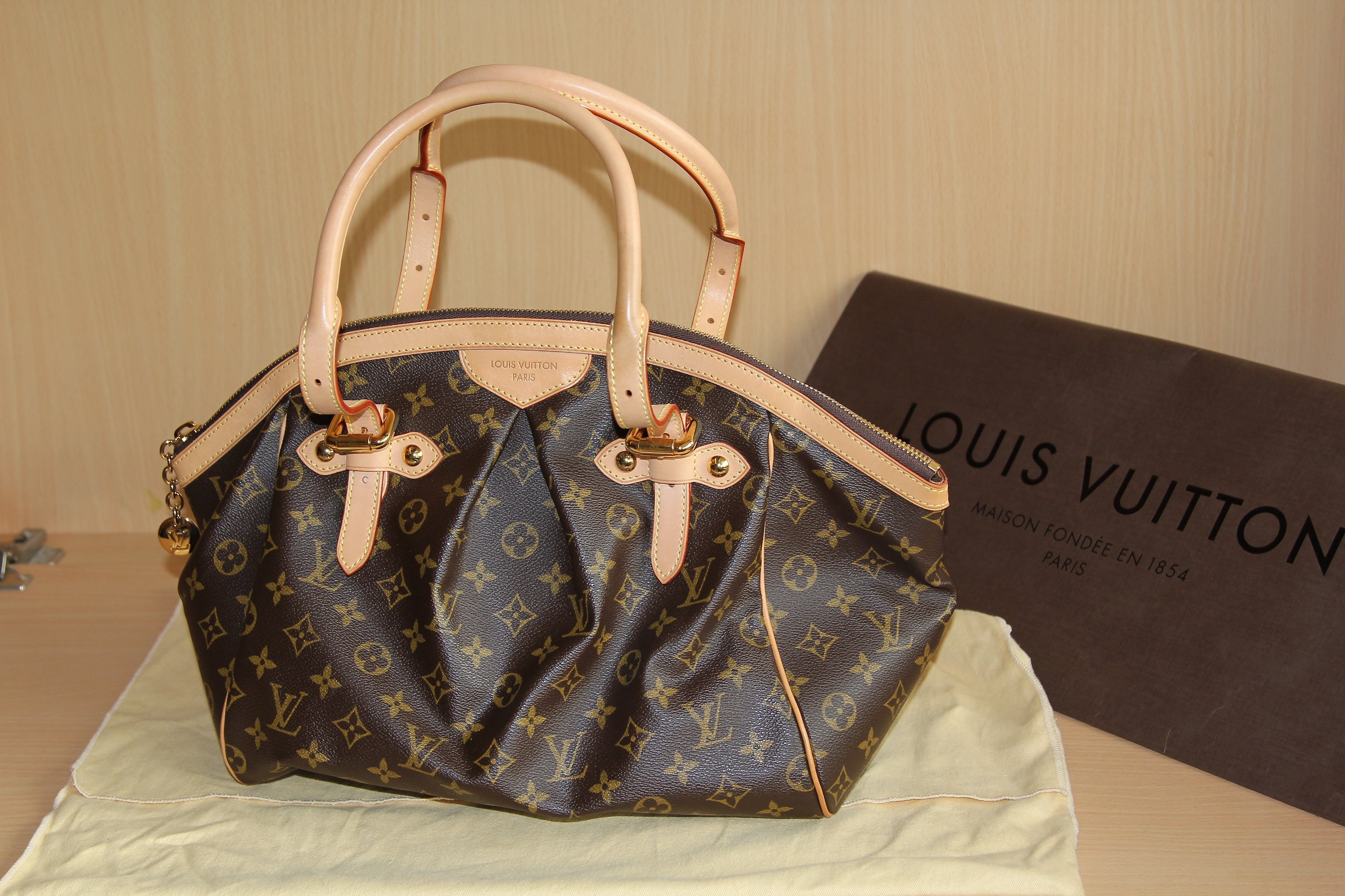 LOUIS VUITTON Monogram Tivoli GM Shoulder Bag M40144 LV Auth 48422 Cloth  ref.1012317 - Joli Closet