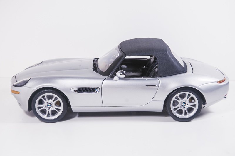 盒裝1/18 007 BMW Z8 明日帝國汽車模型| Yahoo奇摩拍賣