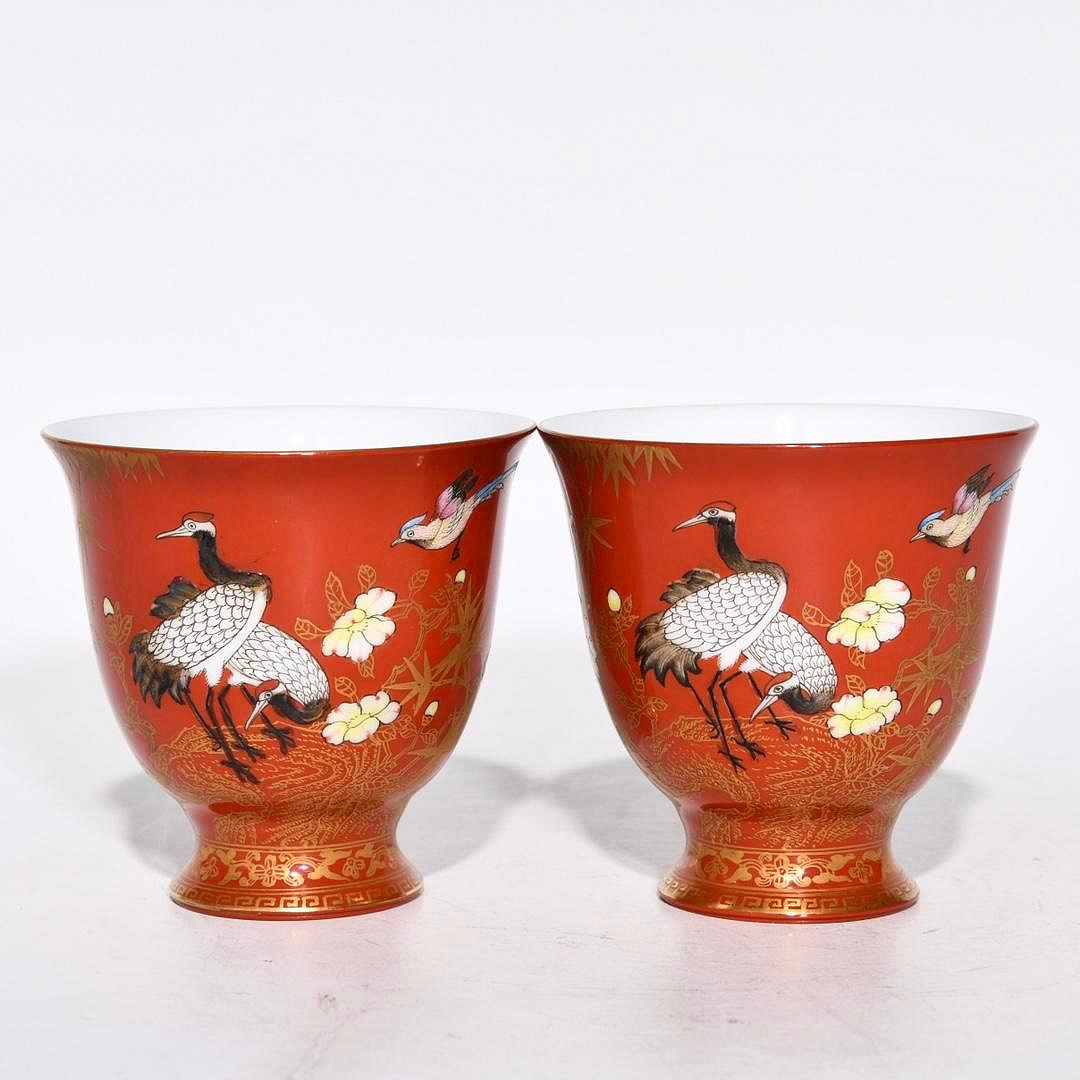 清乾隆珊瑚紅描金花鳥紋高足杯，高7.5cm直徑7.8cm141064 瓷器青花粉彩 