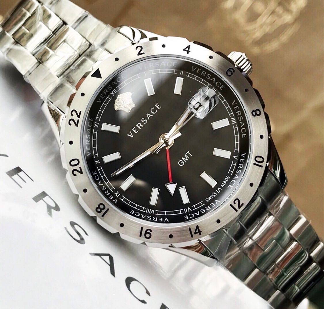 VERSACE Hellenyium GMT 黑色錶盤銀色不鏽鋼錶帶石英男士手錶V11020015