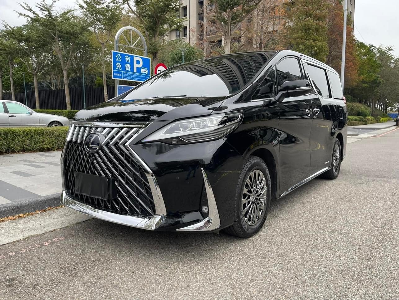 2021 Lexus 凌志 Lm