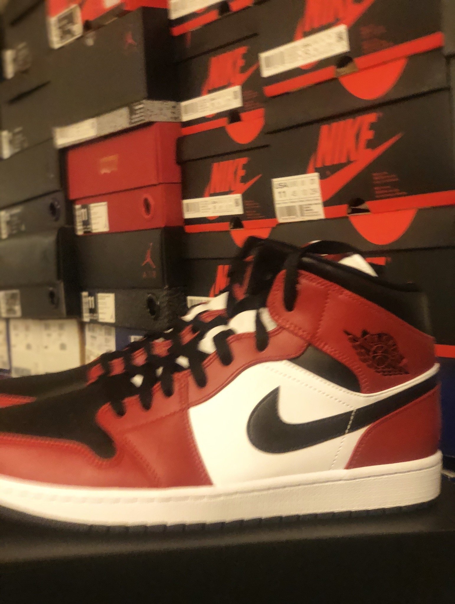 US.11全新 Air Jordan 1 Mid Chicago Black Toe 黑紅 554724-069