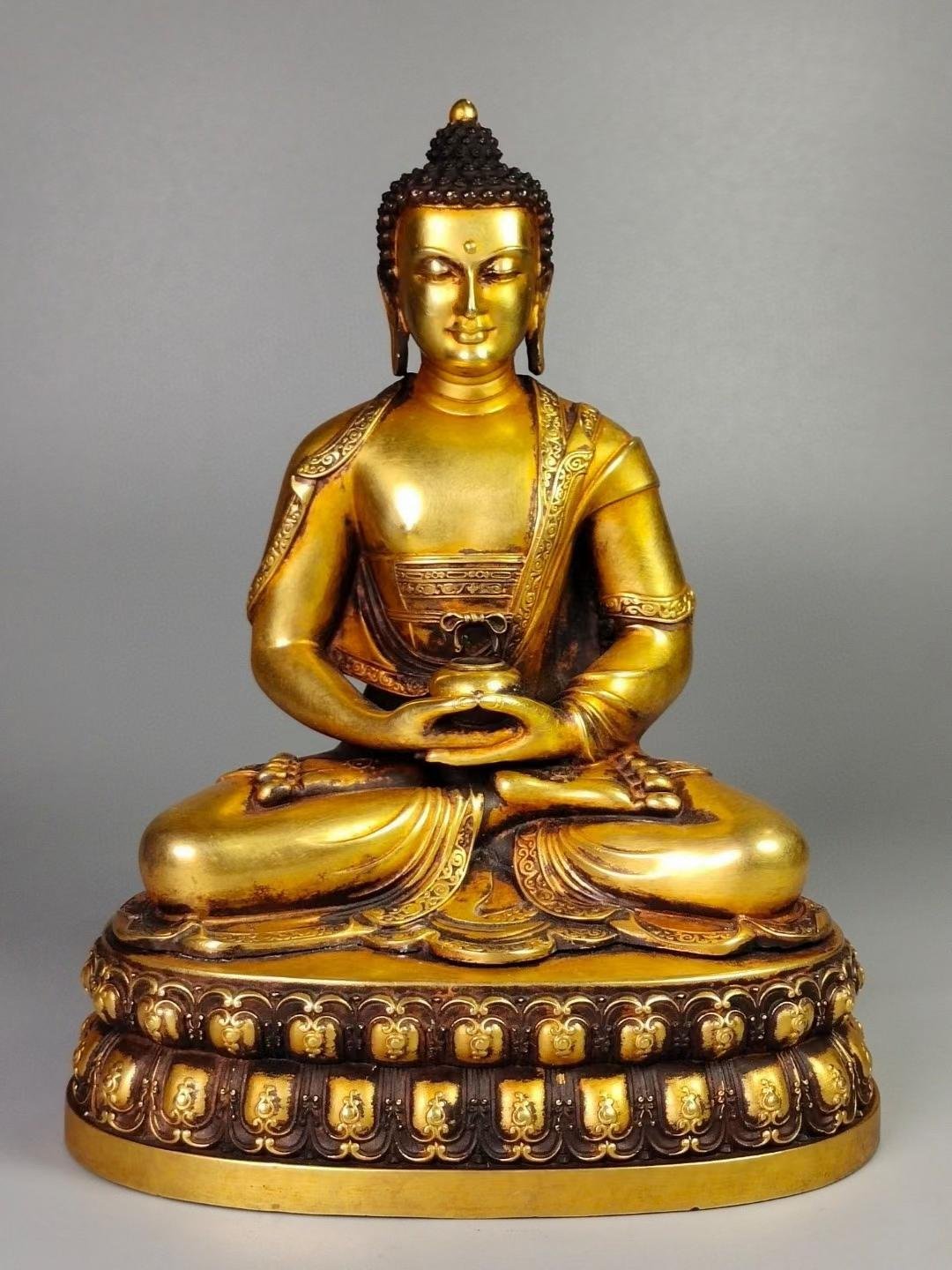 中国古董，古銅釋迦牟尼坐像，高11.5cm，重1100克，仏教美術-