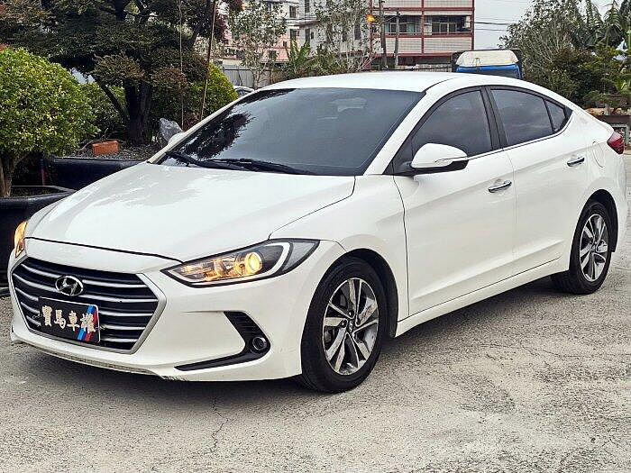 【寶馬車權】2018年~三陽 ELANTRA 1.6 伊倫強 柴油 渦輪增壓 尊貴型 超省油房車! 當舖車零件車流當車