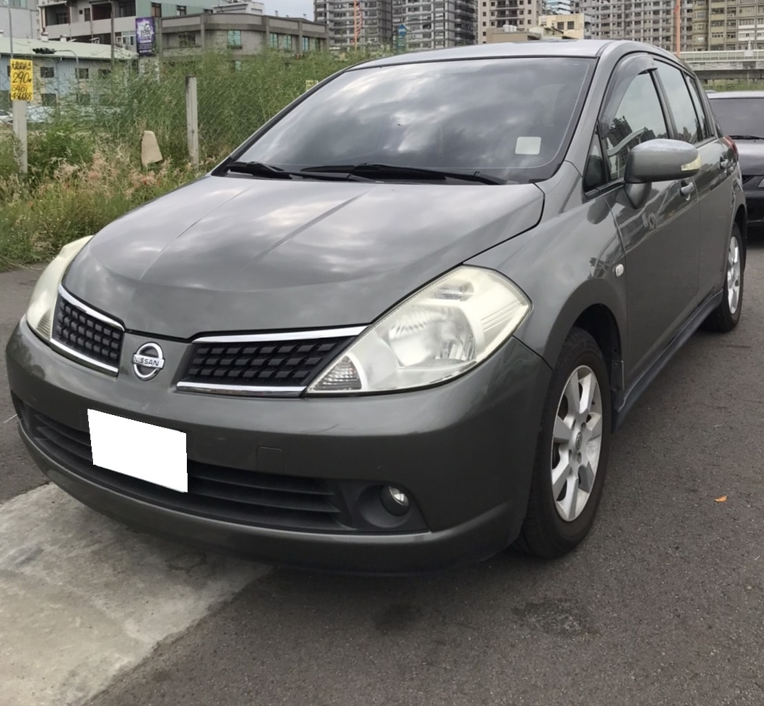 2012 Nissan 日產 Tiida 5d