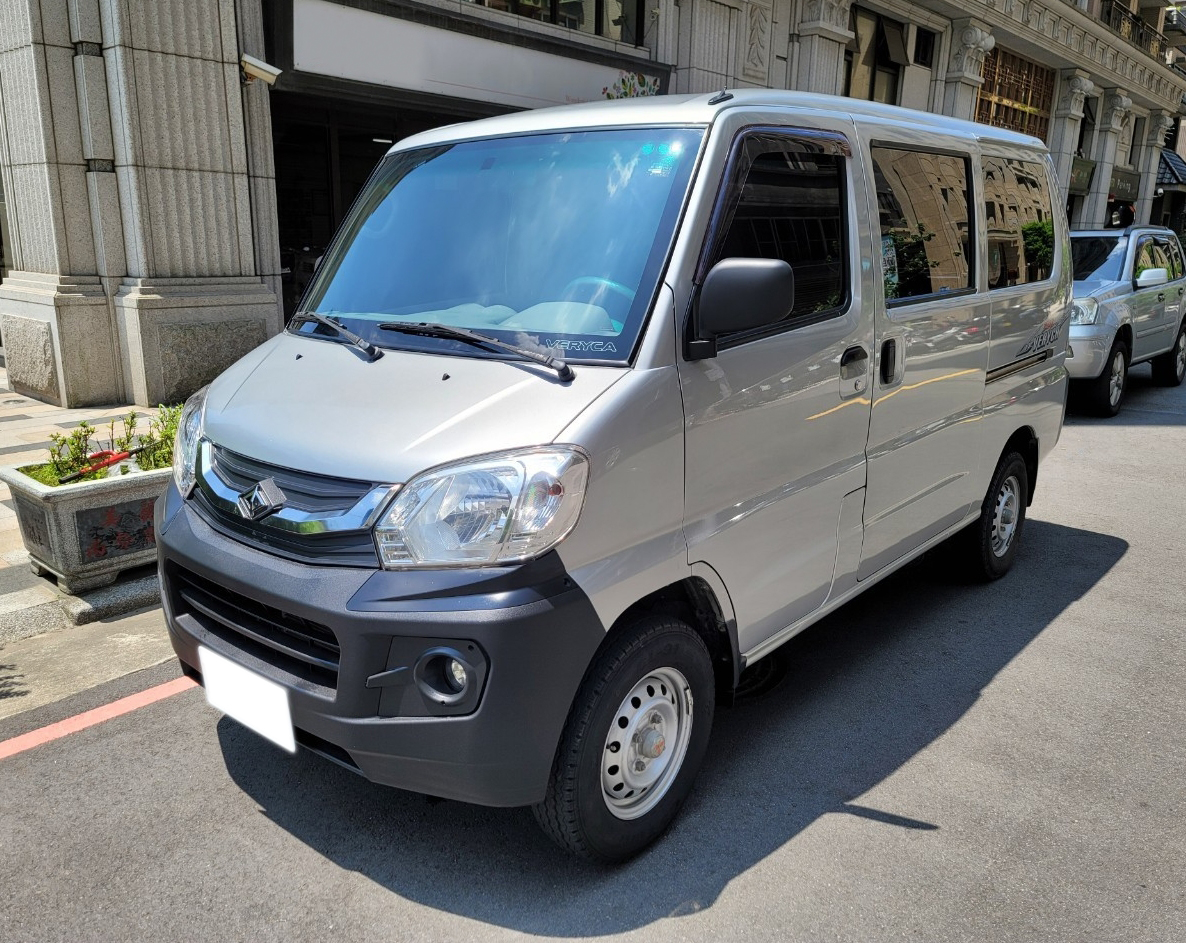 2017 Mitsubishi 三菱 商用車