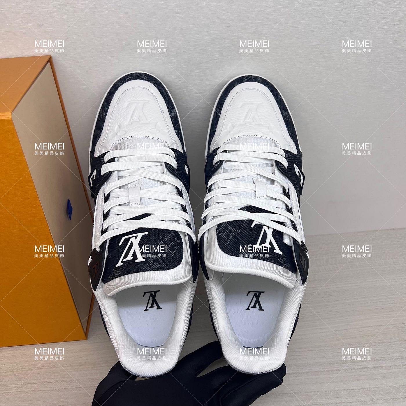 Louis Vuitton Trainer Line Sneaker Black 1A9JG9