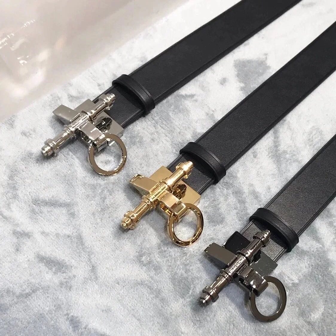 Givenchy obsedia shop belt