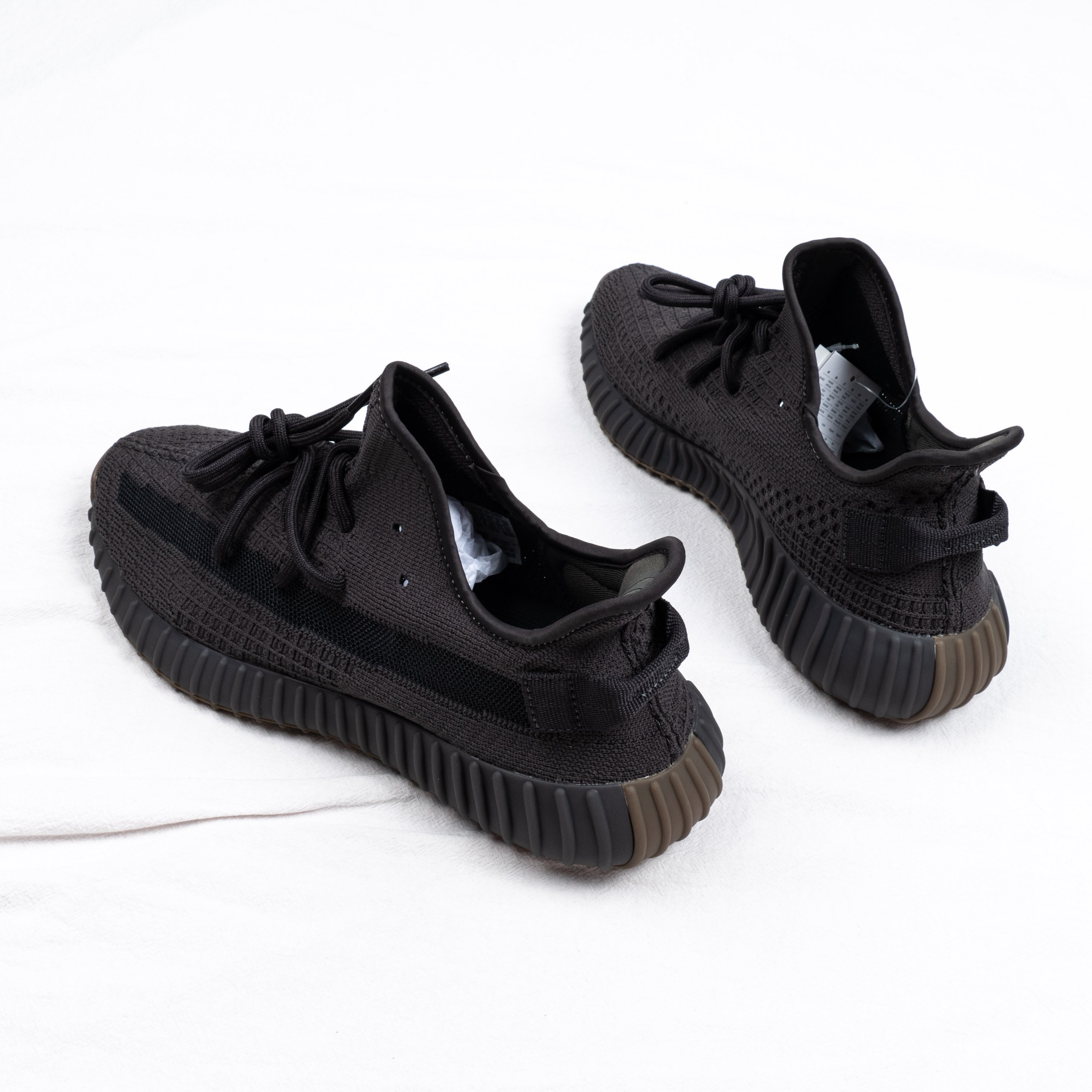 Adidas Yeezy Boost 350 V2 “Cinder” 碳黑黑魂生膠底慢跑鞋男女鞋