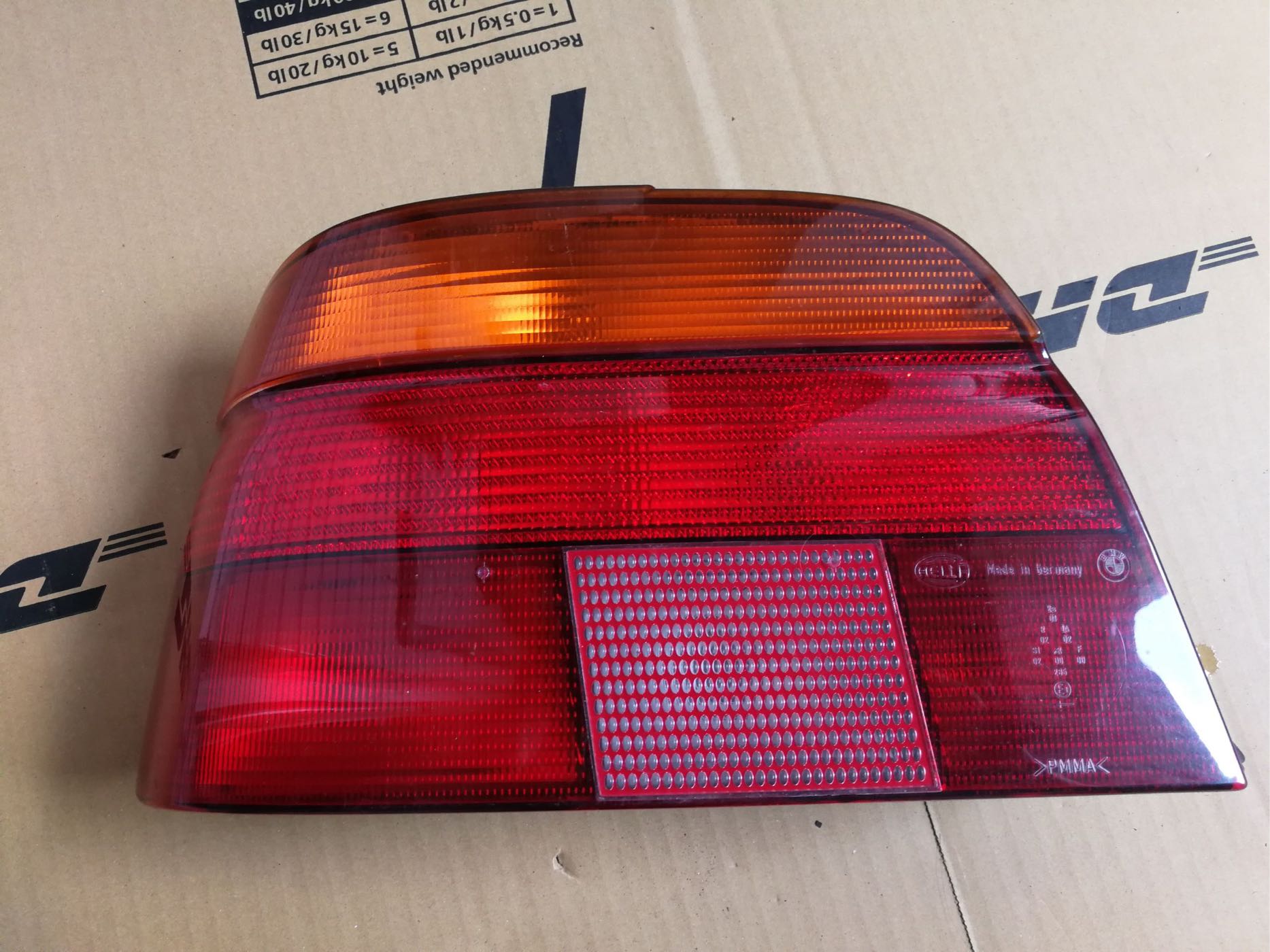 *台北佑達*德國原廠中古美品駕駛邊尾燈BMW E39 4門520i 525i 528i 530i Hella製